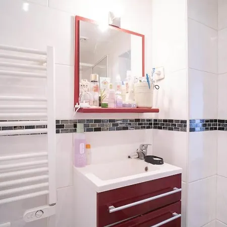 Apartment Charming Apt In Belleville Paris