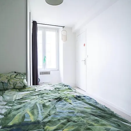 Charming Apt In Belleville Paris