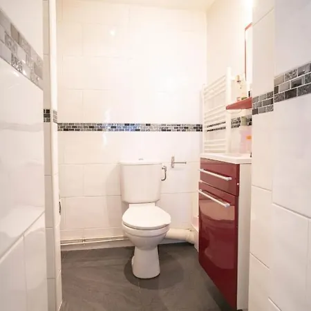 Charming Apt In Belleville Paris